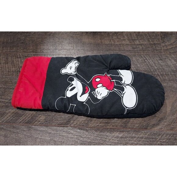 Oven Mitt Black & Red cotton fabric with Disney's classic Mickey Mouse - Picture 5 of 8